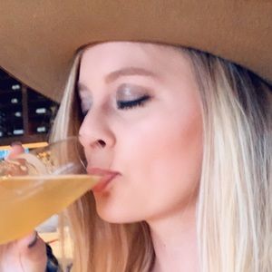 Meet your Posher, Ariel